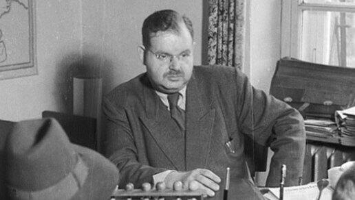 Philipp Auerbach in seinem Büro.