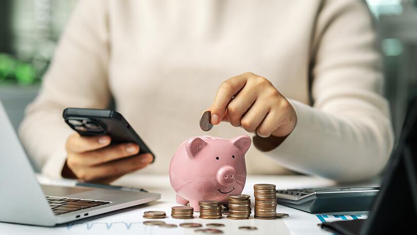 Es kostet ein wenig Aufwand, aber mithilfe von KI lässt sich tatsächlich Geld im Alltag sparen. Es kostet ein wenig Aufwand, aber mithilfe von KI lässt sich tatsächlich Geld im Alltag sparen.