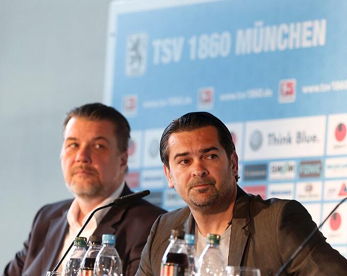 Gerhard Mayrhofer (l.) hat sich per Facebook gemeldet.