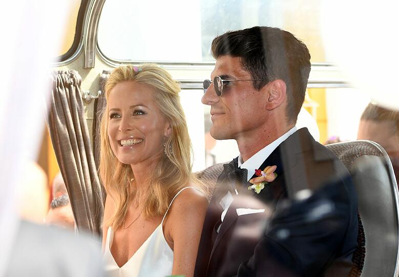 Mario Gomez und Carina Wanzung haben Freitag im Standesamt in der Mandlstraße geheiratet