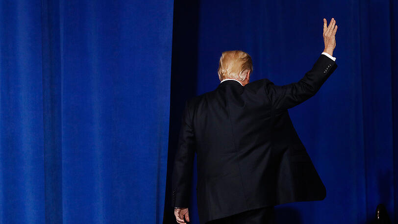 Auch der zweite Anlauf scheitert: Donald Trump hat gerade keinen Lauf.