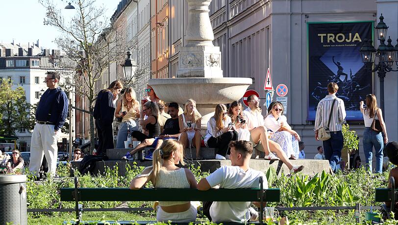Auch stets gut belagert: der Brunnen am Gärtnerplatz. Auch stets gut belagert: der Brunnen am Gärtnerplatz.