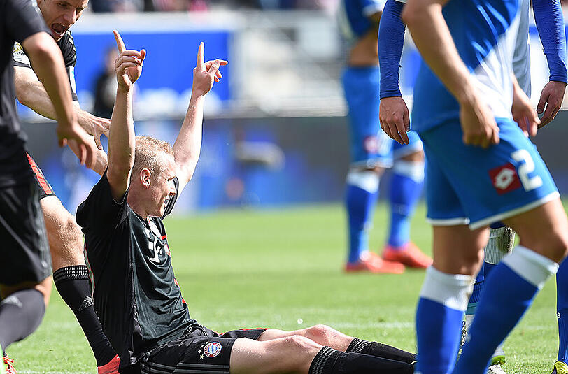 18. April: Drei Tage nach der erschütternden 1:3-Pleite in der Champions League beim FC Porto gewinnen die Bayern am 29. Spieltag 2:0 bei 1899 Hoffenheim - die Vorentscheidung.