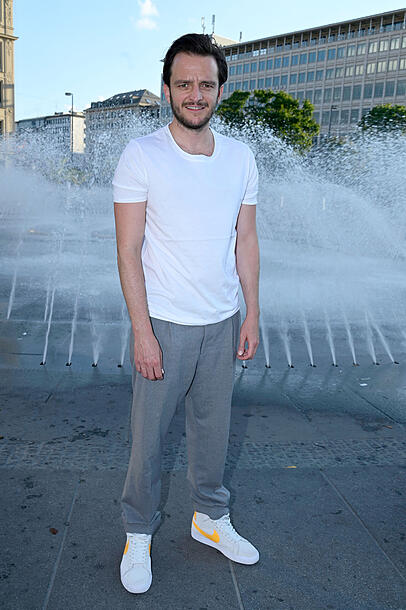 Tommy Schwimmer stieg bei "Dahoam is Dahoam" als Hauptdarsteller aus &ndash; und hat einen Weinladen in M&uuml;nchen er&ouml;ffnet.