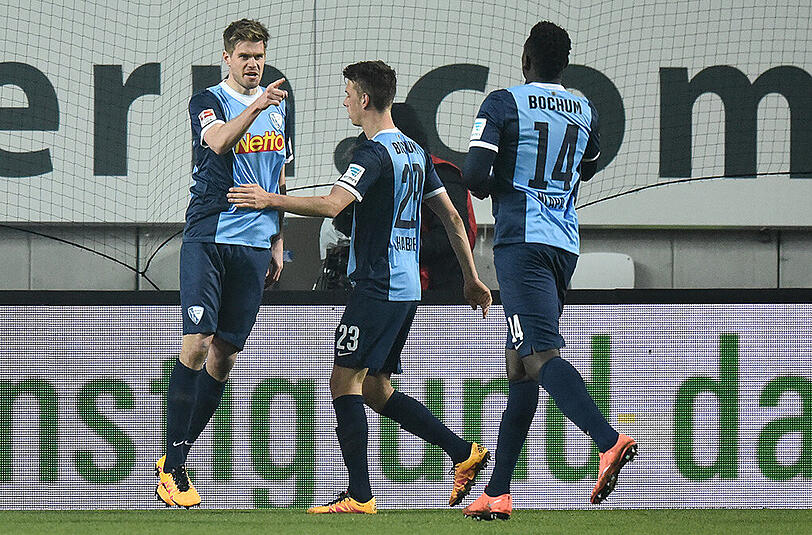 Der VfL Bochum konnte sich am Montagabend gegen den 1. FC Kaiserslautern durchsetzen und wahrt damit die Chance auf einen Relegationsplatz.