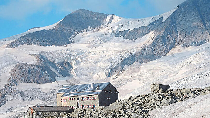 Neue Prager Hütte in der Venedigergruppe, 2015.