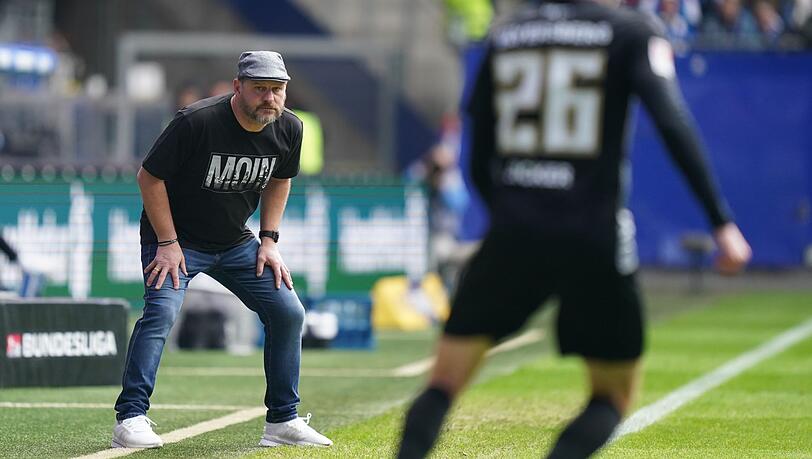 Feierte bei seinem Debüt als HSV-Coach einen knappen Sieg: Steffen Baumgart.