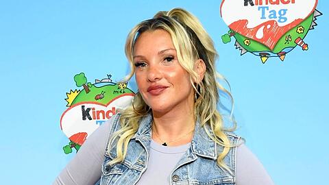 Evelyn Burdecki &auml;u&szlig;ert sich zu schlimmen Nachrichten, die sie h&auml;ufig in den sozialen Medien erh&auml;lt.