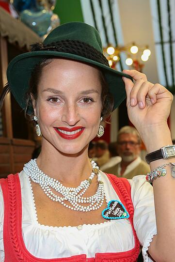 Lara Joy Körner