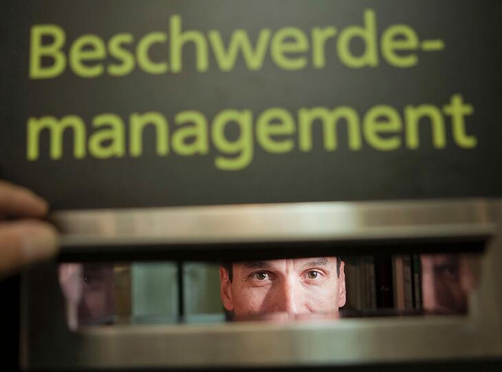 "Die Leute hier, die würden sogar im Schlaraffenland zum Betriebsrat rennen. Hier ist es zu warm, hier ist zu viel Obst, hier sind zu viele nackte Weiber."