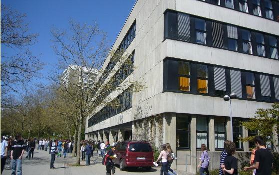 Das Wilhelm-Hausenstein-Gymnasium.