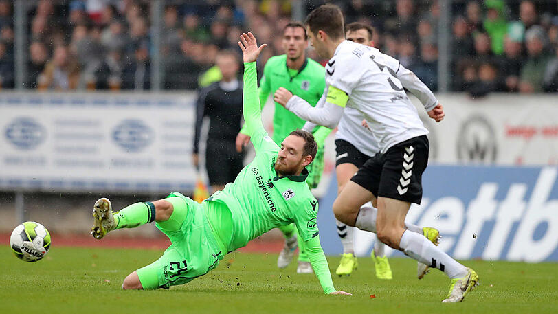 MARKUS ZIEREIS - NOTE 5: Nicht zum ersten Mal ging der gelernte Mittelstürmer auf der Zehn unter. Ein unplatzierter Torschuss, mehrere Dribblings ohne durchschlagenden Erfolg. Schwache Partie.