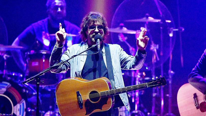 Der Großmeister des Pop-Bombasts: Jeff Lynne mit dem Electric Light Orchestra in der Olympiahalle. Der Großmeister des Pop-Bombasts: Jeff Lynne mit dem Electric Light Orchestra in der Olympiahalle.