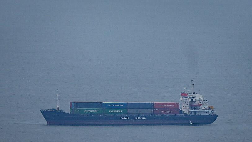 Die Behinderungen der Schifffahrt durch den Iran-Krieg belasten die Weltwirtschaft.