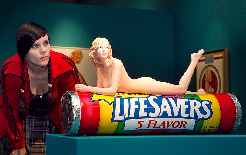 Provokativ: Eine nackte Schönheit räkelte sich auf "5 Flavors Frida".