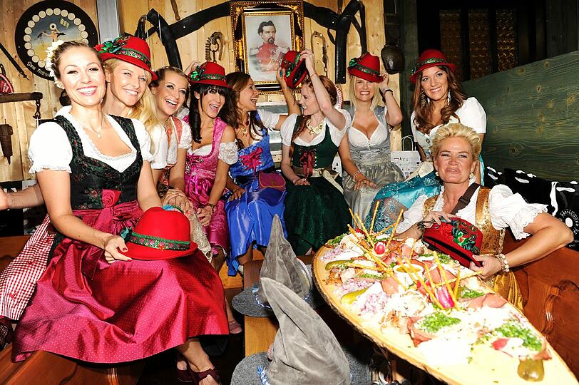 Ruth Moschner, Natascha Grün, Verena Kerth, Mariella Ahrens, Karen Webb, Barbara Meier, Monica Ivancan, Simone Ballack , Claudia Effenberg