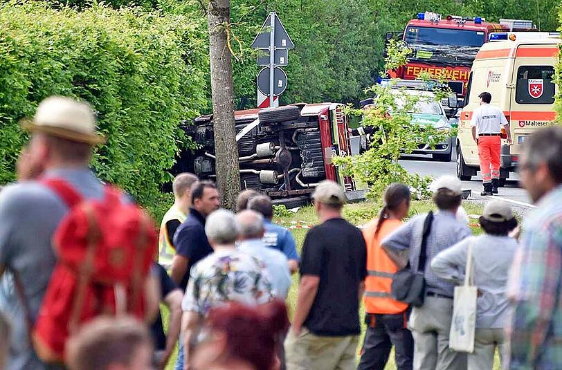 Weitere Bilder vom Unfall bei der Oldtimer-Rally