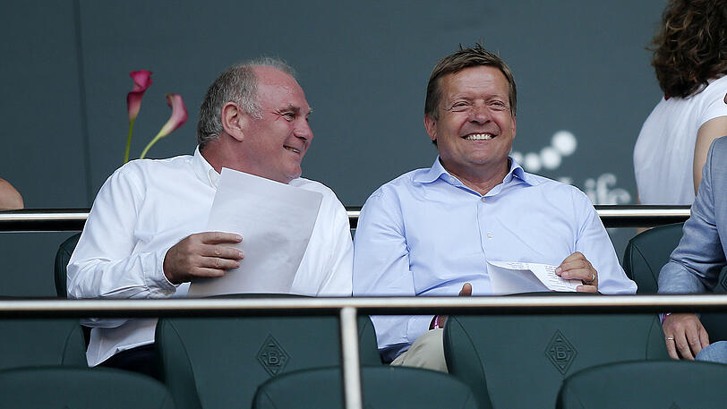 Soren Lerby (r.) gemeinsam mit Bayern-Präsident Uli Hoeneß.