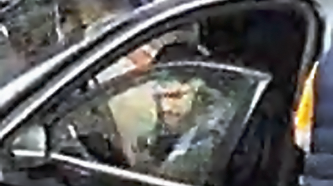 Ein Foto des Mannes am Steuer des Audi A3. Ist er der Täter?