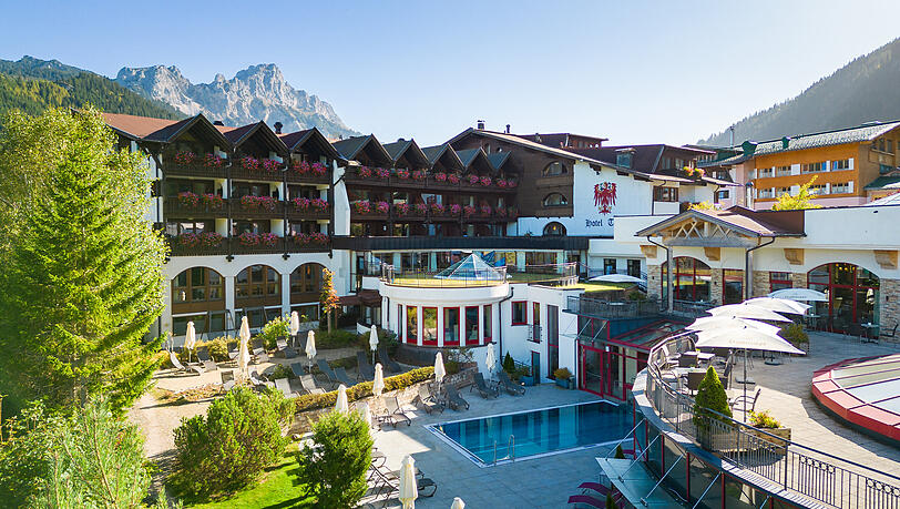 Im wohl schönsten Hochtal Europas - dem Tannheimer Tal - erwartet Sie das vier Sterne Aktiv- und Wellnesshotel Tyrol am Haldensee.