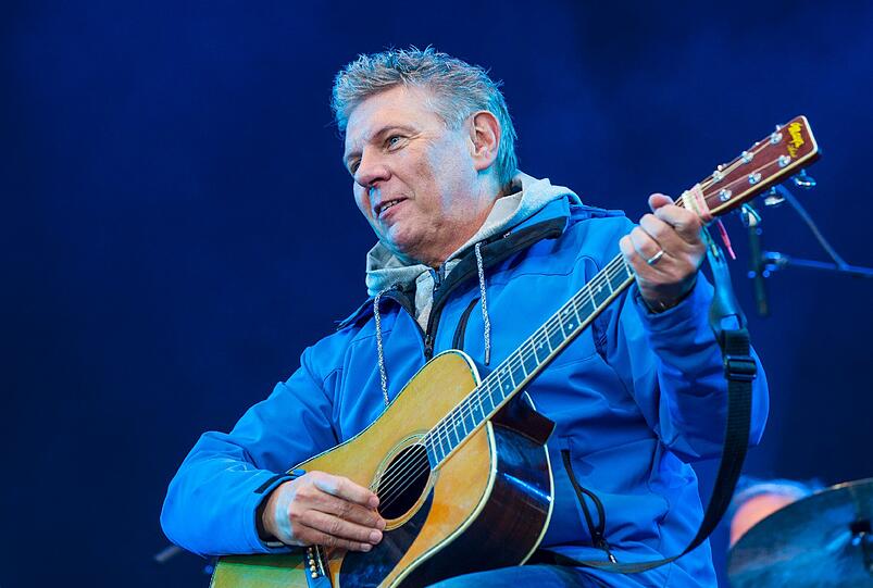 Oberbürgermeister Dieter Reiter begleitete das erste Lied mit der Gitarre.
