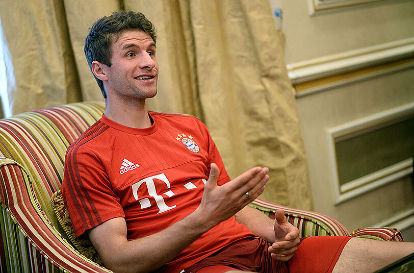 Entspannter Journalisten-Talk: Thomas Müller in Doha.