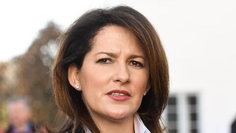Michaela Kaniber (CSU), Agrarministerin von Bayern, steht vor der Presse. Foto: Tobias Hase/dpa