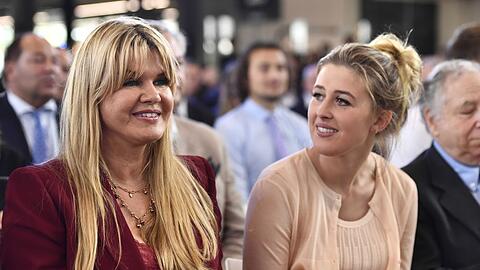 Corinna Schumacher (li.) ist Teil einer ZDF-Doku, auch Tochter Gina soll darin vorkommen.