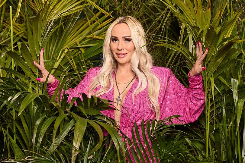 Model und Rennfahrerin Cora Schumacher (47) dürfe sich über bis zu 100.000 Euro freuen, meint Stoeckel.