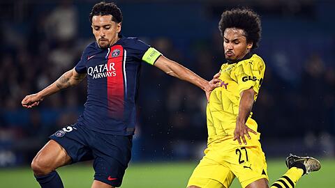 Karim Adeyemi (r) hatte die beste Chance des BVB in der ersten Halbzeit, scheiterte aber am Pariser Torwart Gianluigi Donnarumma.