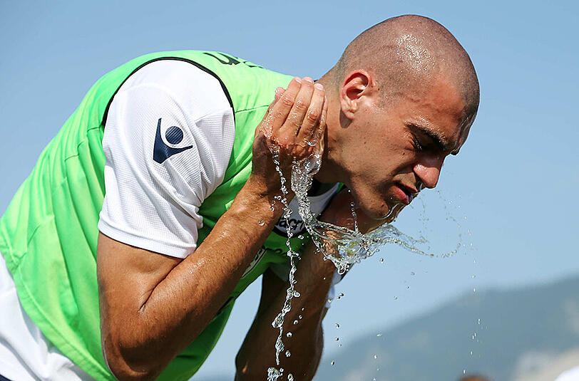 Schwitzen, schwimmen, strampeln: Die Löwen absolvieren am ersten Tag im Trainingslager in Bad Häring ein buntes, abwechslungsreiches Programm. Und sie haben offensichtlich Spaß dabei.