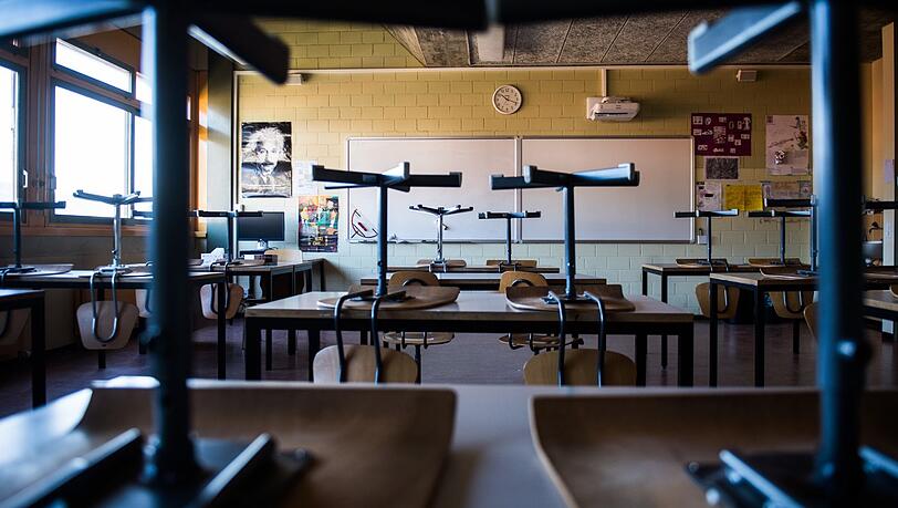 Schulen und Kindergärten bleiben in Bayern wegen des Coronavirus vorerst geschlossen.