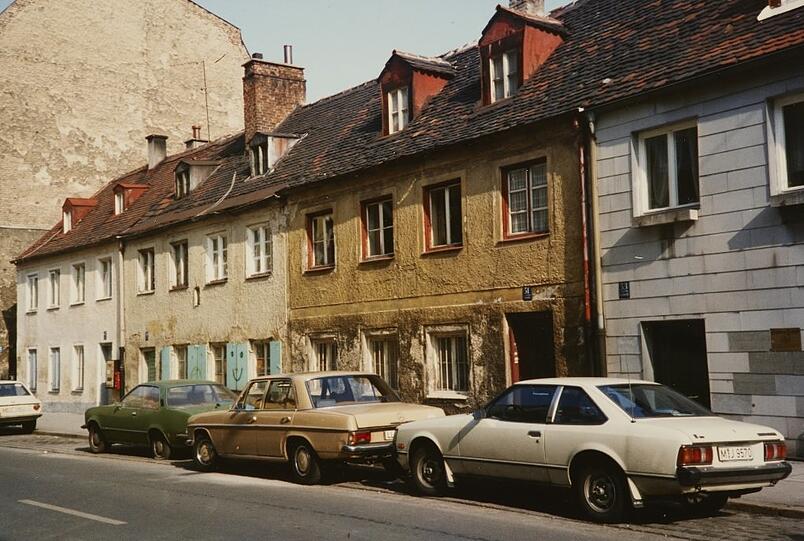 Alte Handwerkerhäuser in der Haidhauser Steinstraße 47-53: 1983 sahen sie noch so aus ...