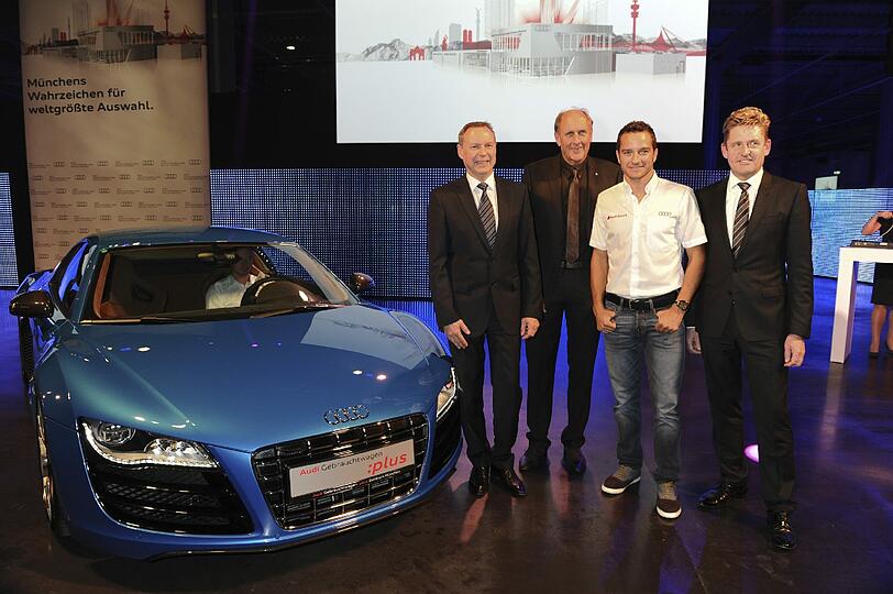 Hans-Joachim Radde (Geschäftsführer Audi Gebrauchtwagen :plus Zentrum München), Hans-Joachim Stuck, Timo Scheider, Wayne Griffiths (Leiter Vertrieb Deutschland Audi)