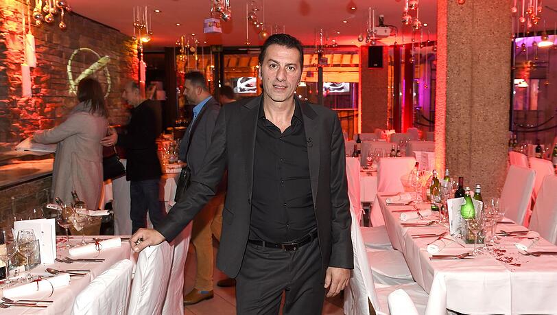 Ugo Crocamo hat am Wochenende in der Hamburger Hafencity ein neues "H'Ugo's" eröffnet. Ugo Crocamo hat am Wochenende in der Hamburger Hafencity ein neues "H'Ugo's" eröffnet.