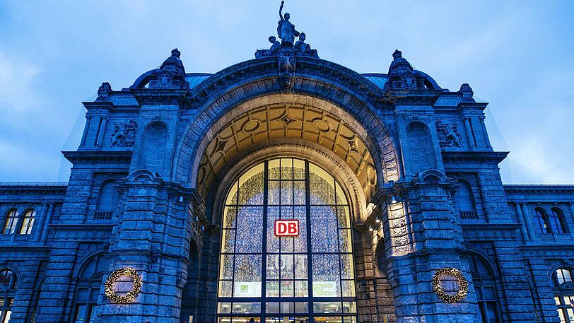 Der Nürnberger Hauptbahnhof (Archivbild). Hier wurde bei Gleisbauarbeiten eine Fliegerbombe gefunden.