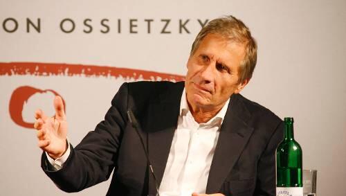 Eloquent und seriös: Ulrich Wickert beim Hamburger Krimifest. Eloquent und seriös: Ulrich Wickert beim Hamburger Krimifest.
