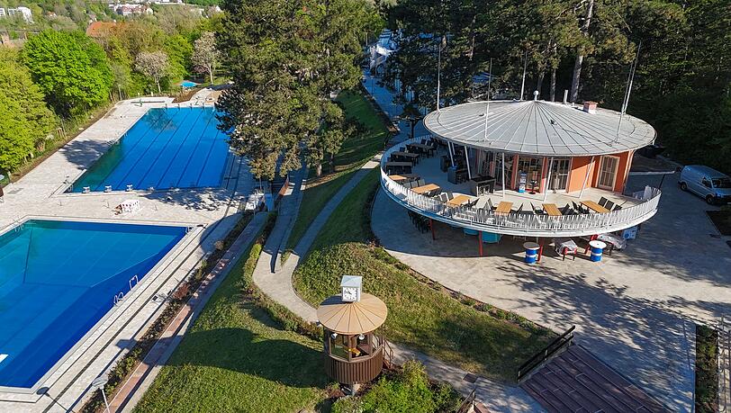 Am 15. Mai er&ouml;ffnet das Terrassenschwimmbad im unterfr&auml;nkischen Bad Kissingen nach einer umfassenden Sanierung wieder.