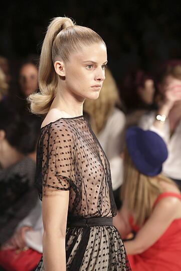 Die Mädchen dürfen auf dem Laufsteg nicht zimperlich sein: Bei der Fashion Week gibt's fast keine Show ohne (fast) nackte Brüste. Die Busenblitzer der sexy Models...