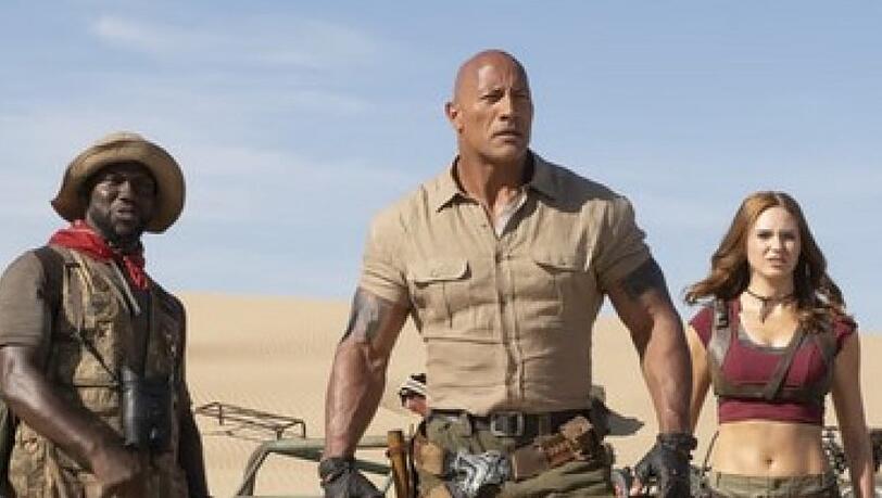 "Jumanji: The Next Level": Franklin "Mouse" Finbar (Kevin Hart, l.), Dr. Smolder Bravestone (Dwayne Johnson) und Ruby Roundhouse (Karen Gillan) sind in der Wüste gelandet.