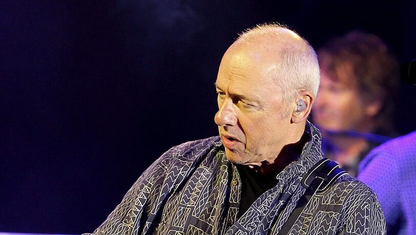 Mark Knopfler. Mark Knopfler.