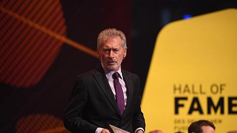 Paul Breitner wünscht sich mehr Konkurrenzkampf an der Spitze der Fußball-Bundesliga.