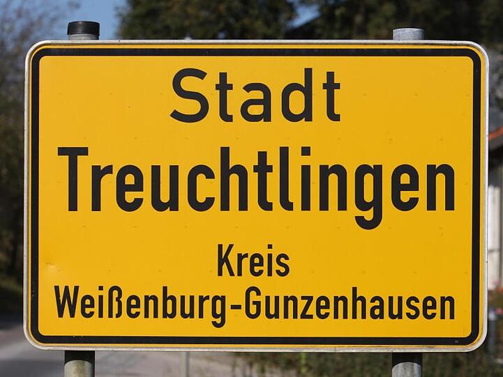 Das Ortsschild von Treuchtlingen. Foto: Karl-Josef Hildenbrand/Archivbild