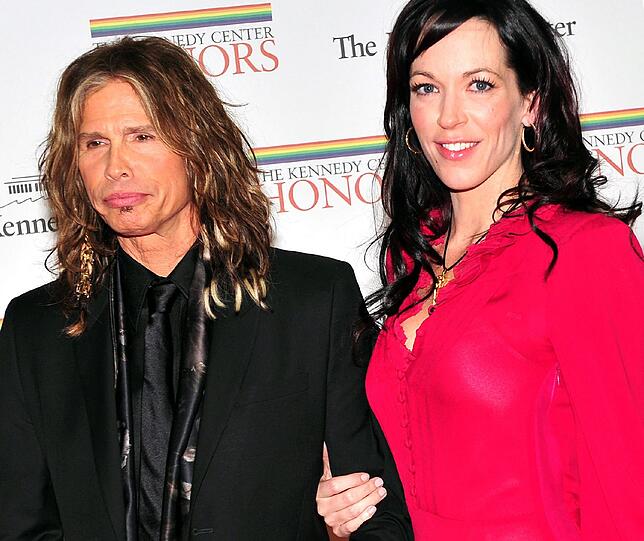 Auch Steven Tyler will mit 63 Jahren noch einmal heiraten. Ein Sprecher des Musikers bestätigte dem Promi-Portal «TMZ», dass Tyler sich mit seiner langjährigen Freundin Erin Brady (38) verlobt habe.