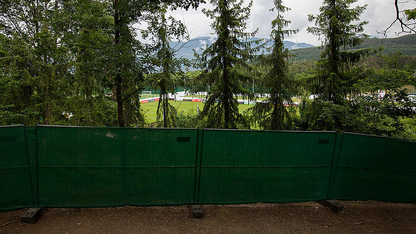 Die deutsche Nationalmannschaft bereitet sich in Eppan (Südtirol) auf die kommende WM vor. Klicken Sie sich in der Bilderstrecke durch Fotos vom Hotel- und Trainingsgelände.