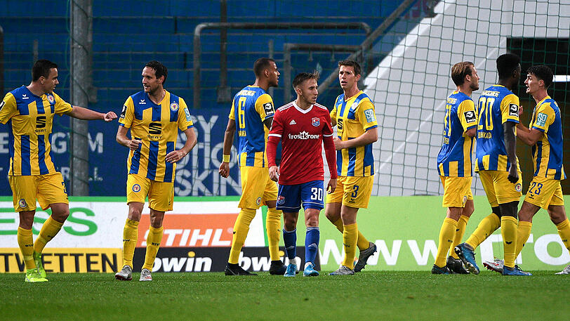 Die SpVgg Unterhaching verliert gegen Eintracht Braunschweig.