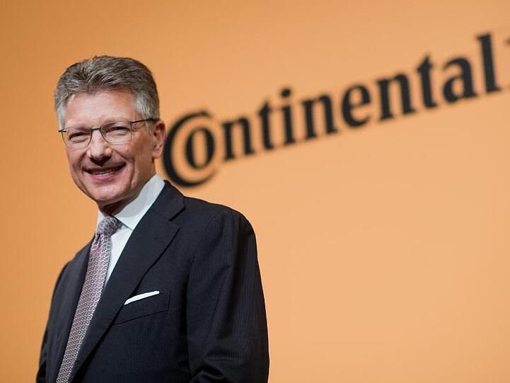 Elmar Degenhart, Vorstandsvorsitzender der Continental AG, hat sich für mehr Datenschutz im immer stärker vernetzten Auto ausgesprochen.