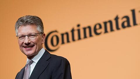Elmar Degenhart, Vorstandsvorsitzender der Continental AG, hat sich für mehr Datenschutz im immer stärker vernetzten Auto ausgesprochen.
