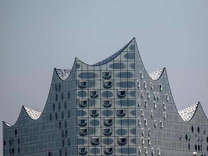Markant: Die Spitzen der Elbphilharmonie.