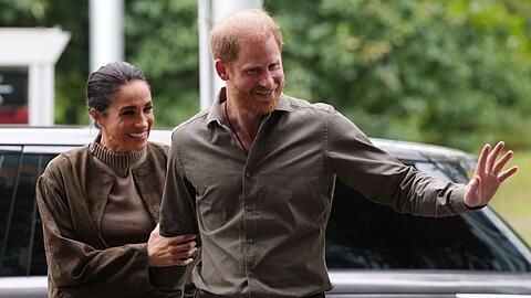 Bald wieder in Großbritannien: Harry und Meghan. (Archivbild) Bald wieder in Großbritannien: Harry und Meghan. (Archivbild)